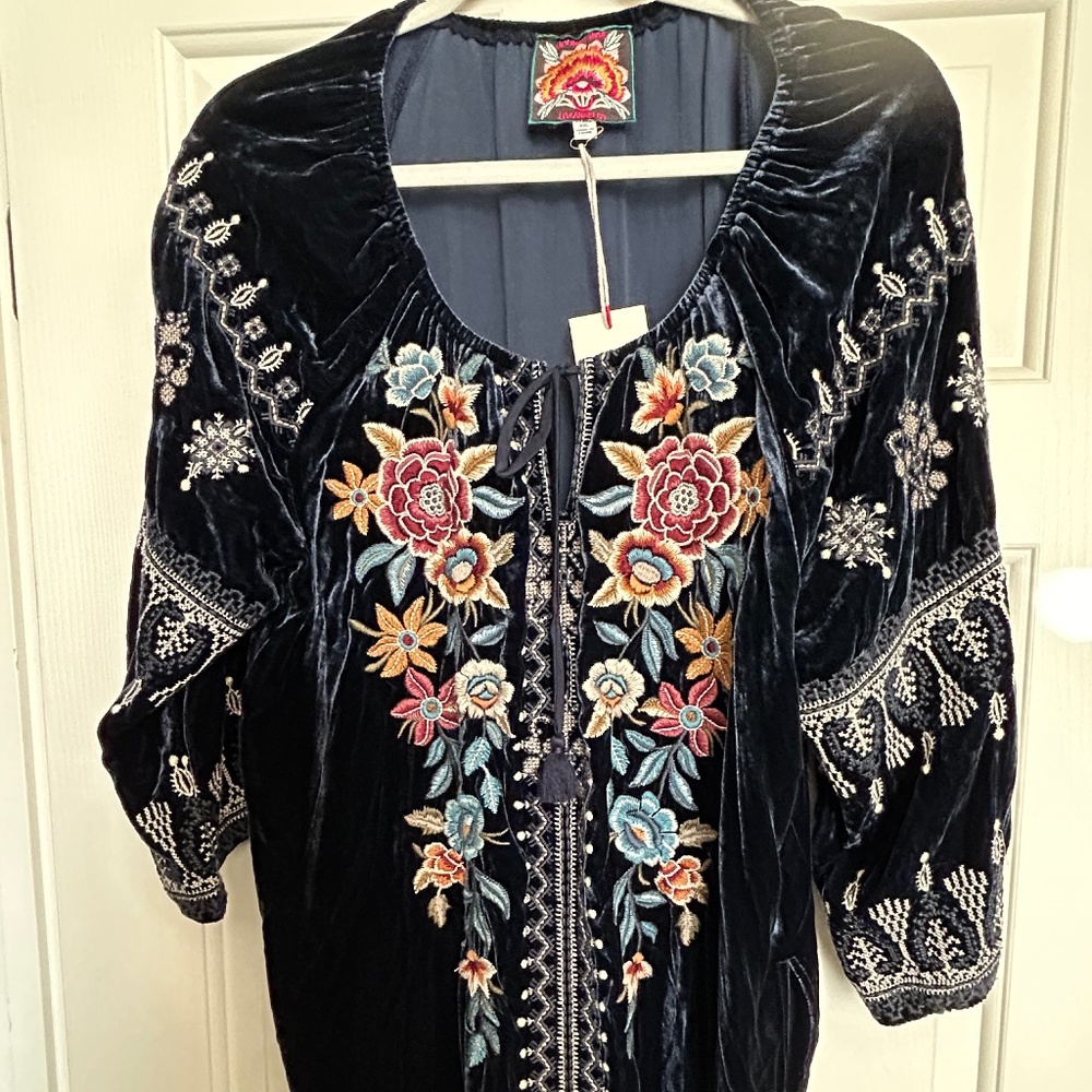 Johnny Was Blue Velvet Heavily Embroidered Peasant Top Size XXL--NWT